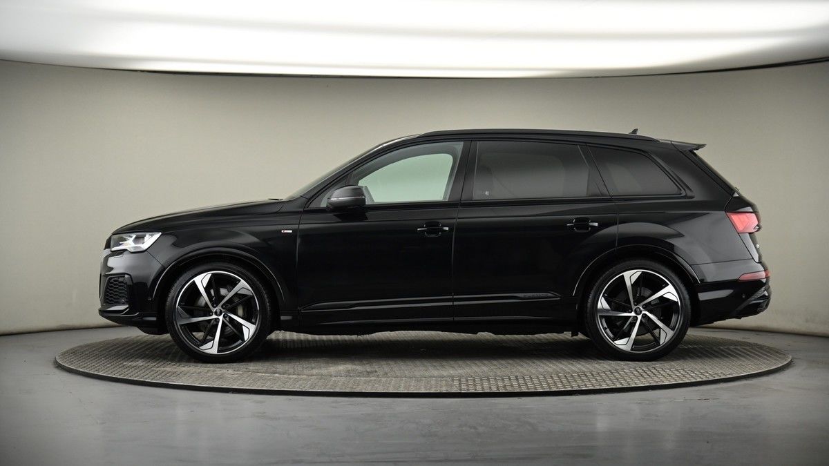 More views of Audi Q7