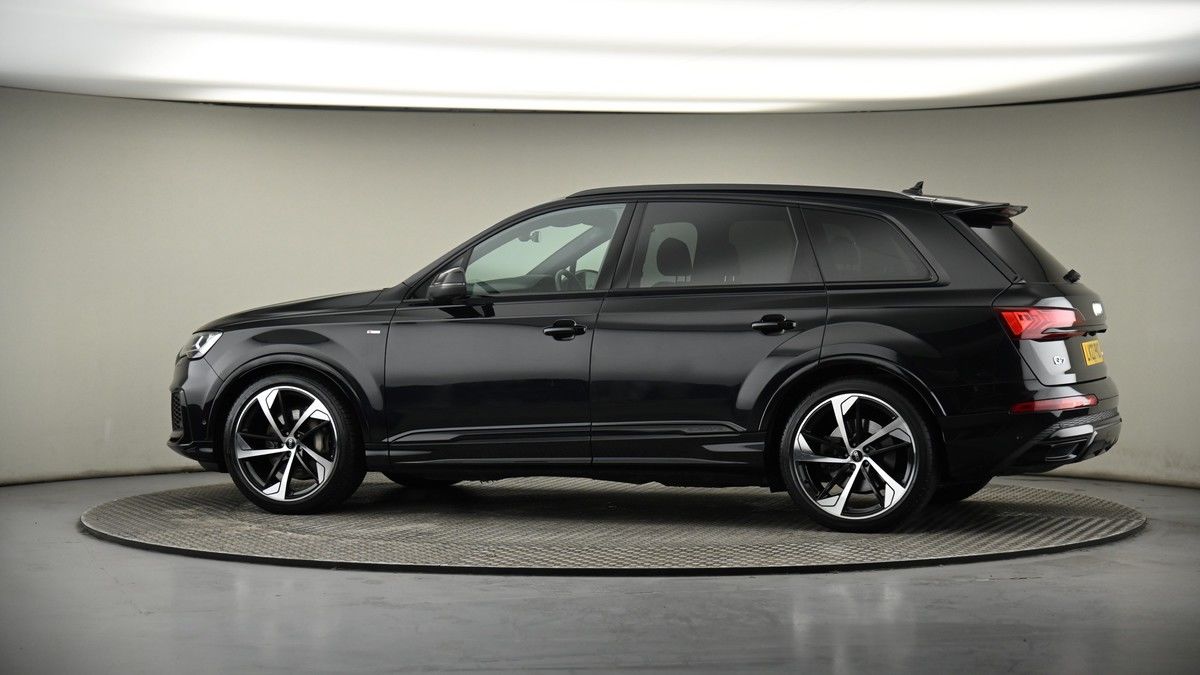 More views of Audi Q7