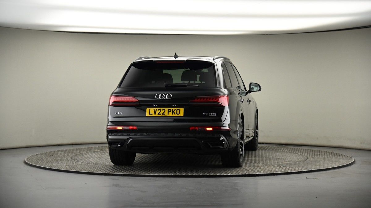 More views of Audi Q7