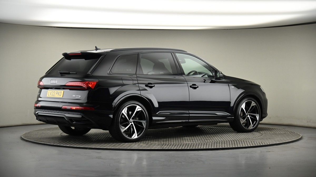 More views of Audi Q7
