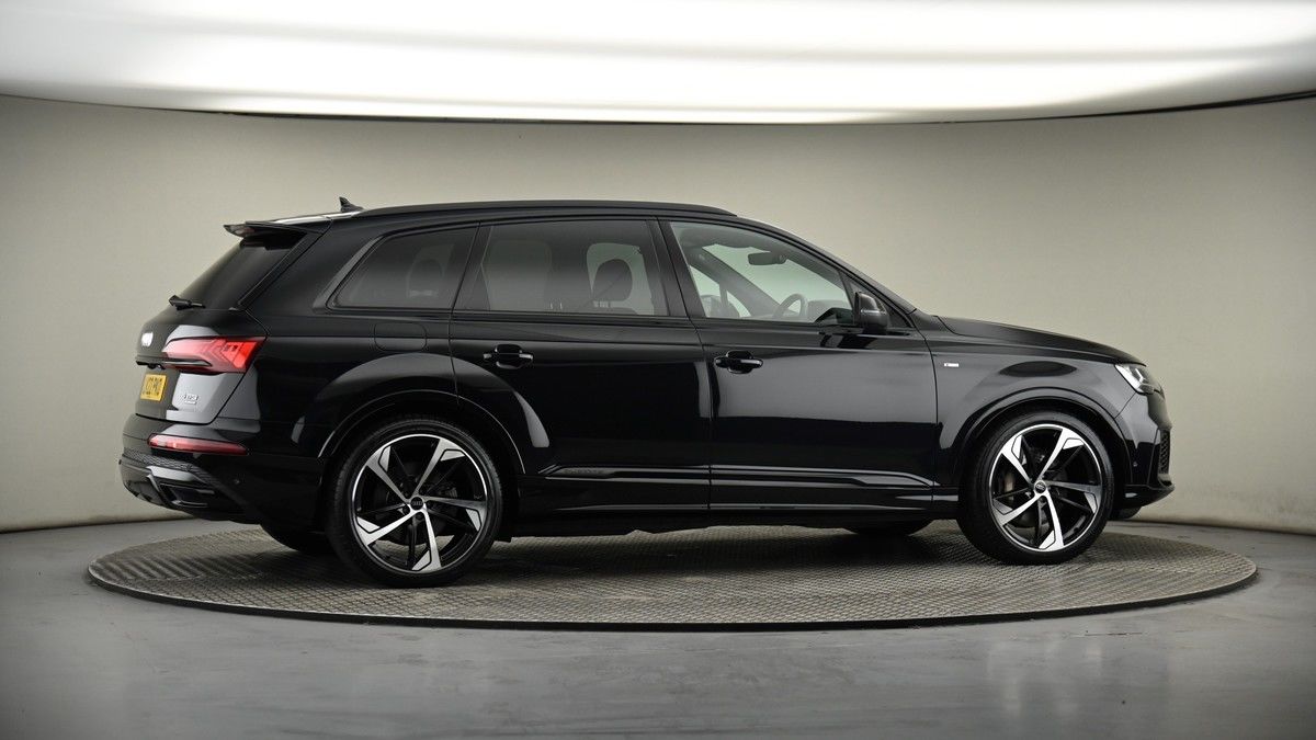 More views of Audi Q7