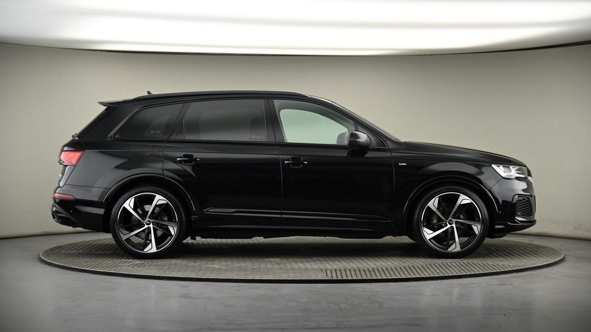 More views of Audi Q7