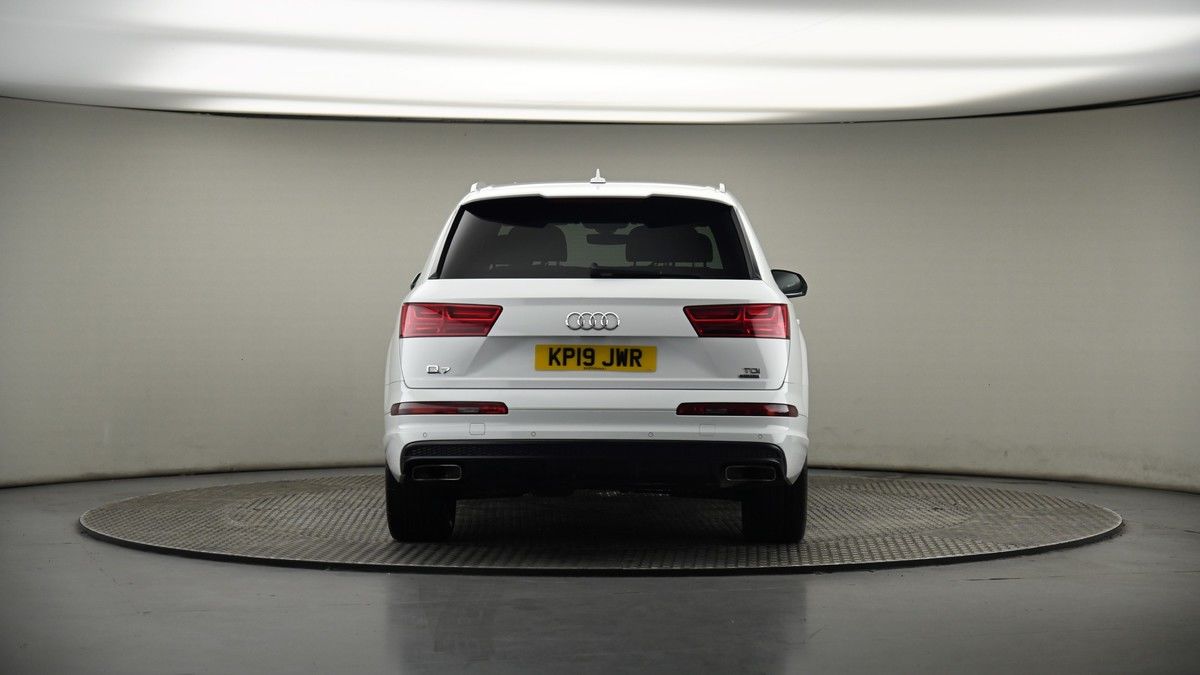Audi Q7 Image 17