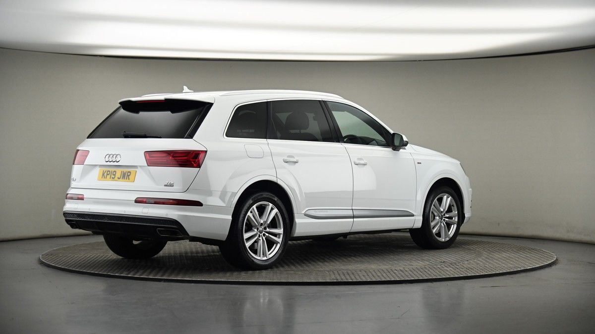 Audi Q7 Image 7