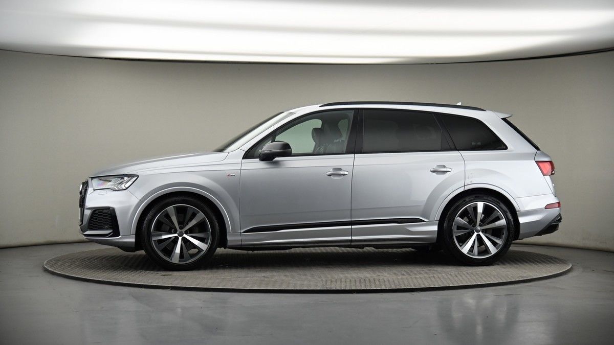 More views of Audi Q7