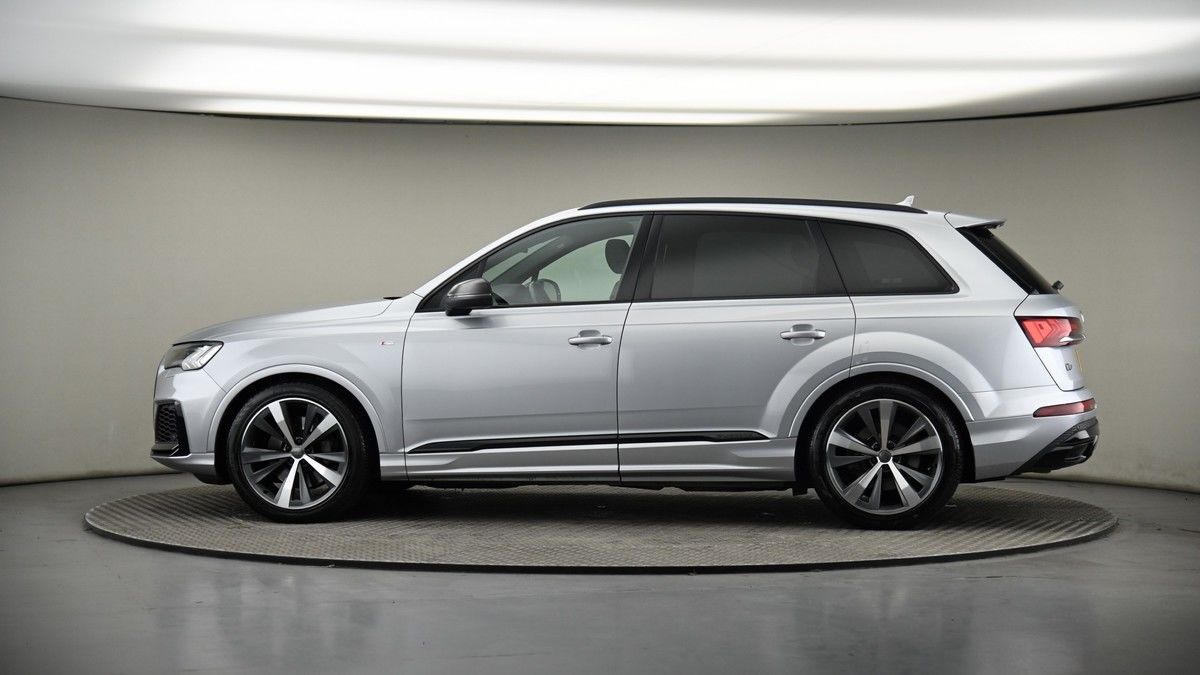 More views of Audi Q7