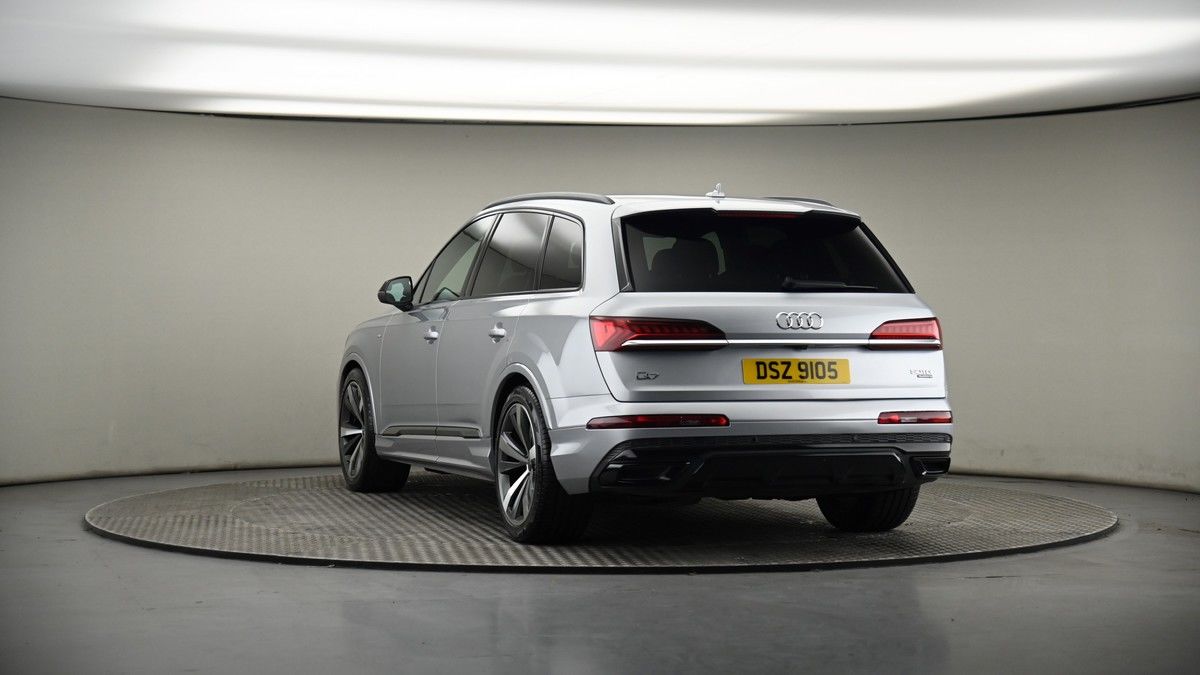 More views of Audi Q7