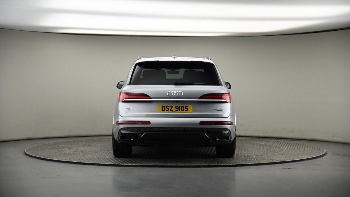 Audi Q7 Image 16