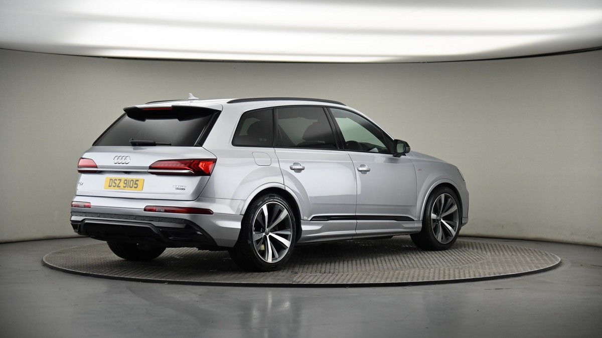 Audi Q7 Image 6
