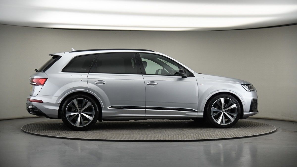 More views of Audi Q7