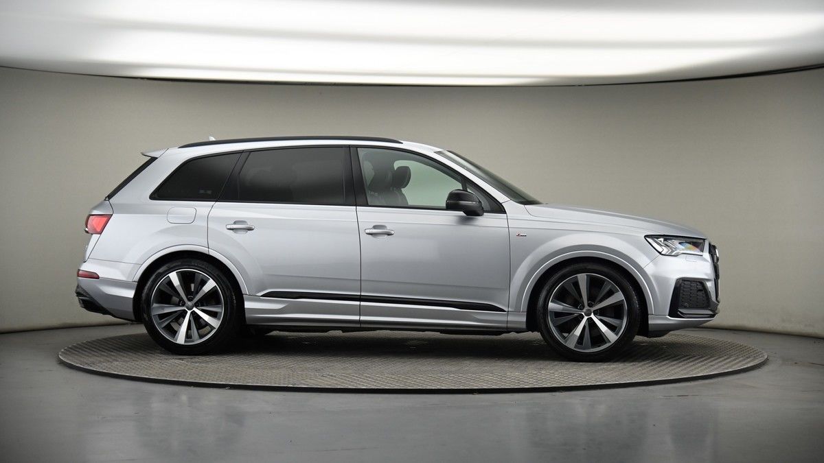 More views of Audi Q7
