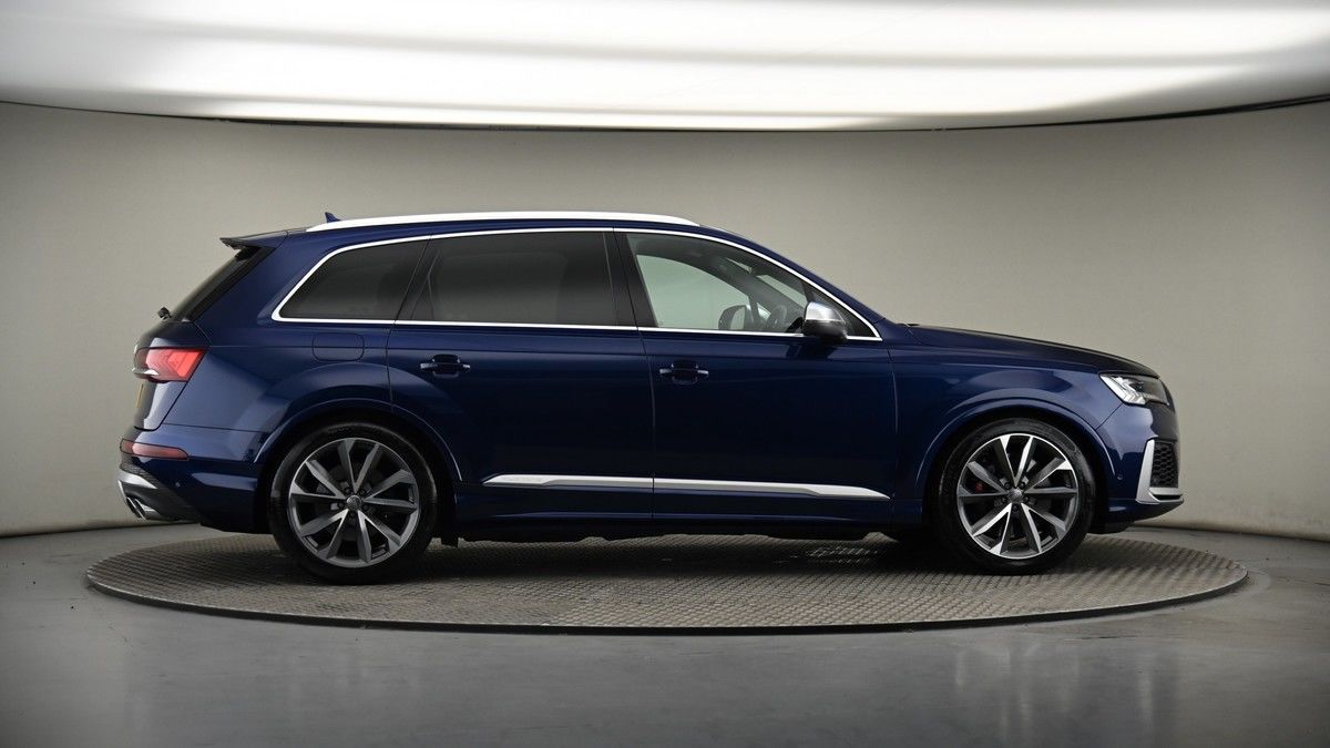 More views of Audi SQ7