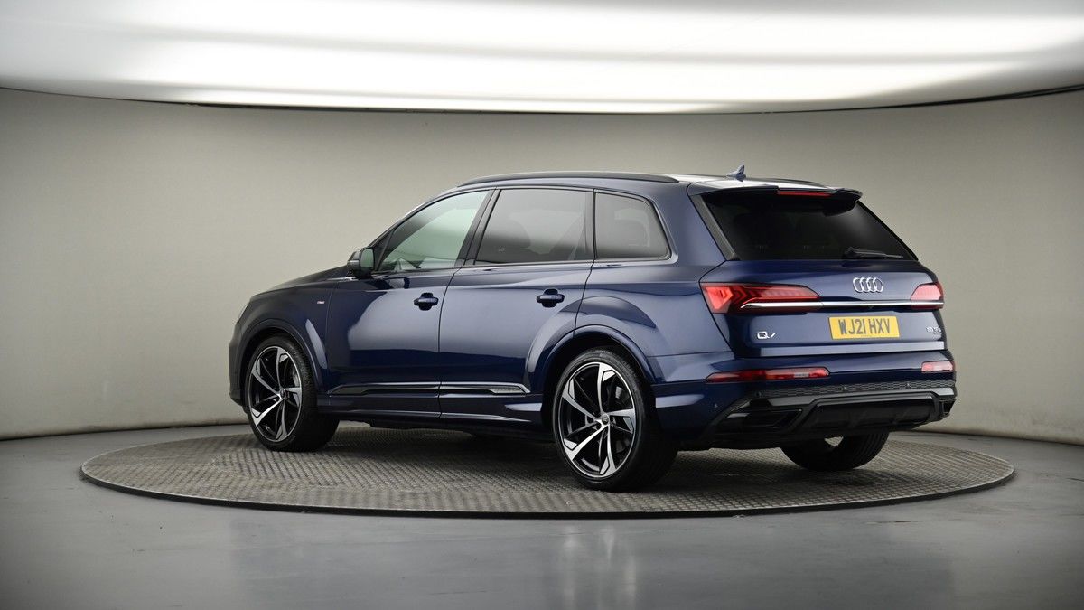 More views of Audi Q7