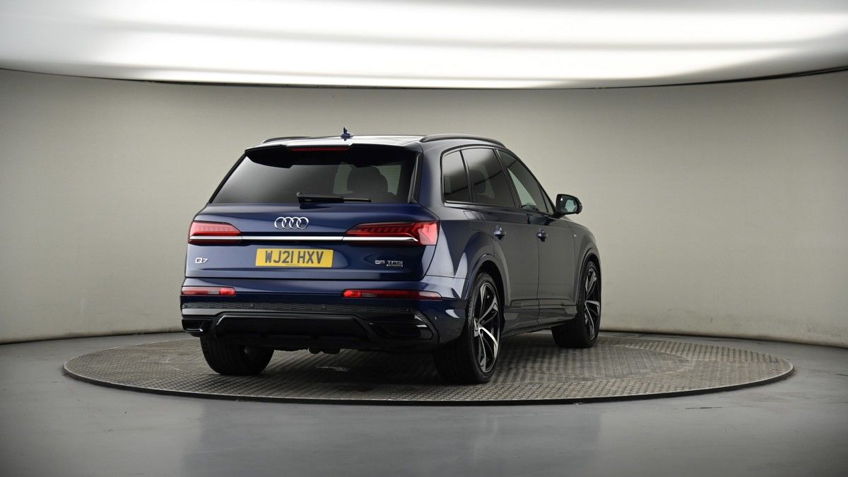 More views of Audi Q7