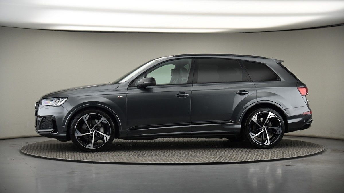 More views of Audi Q7