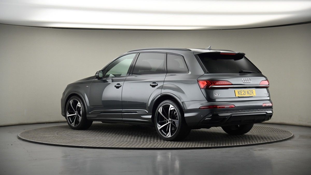 More views of Audi Q7