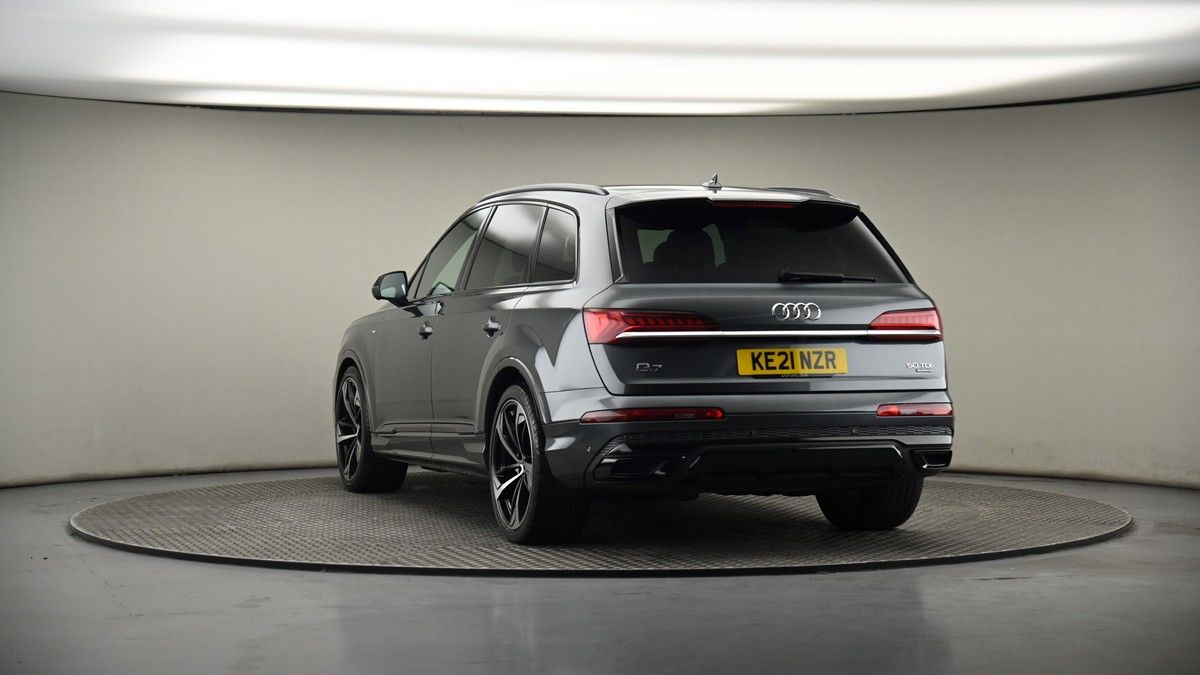 More views of Audi Q7