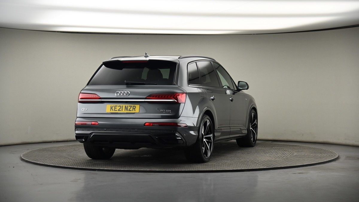 More views of Audi Q7