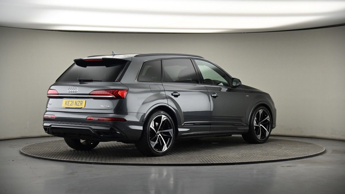 Audi Q7 Image 7