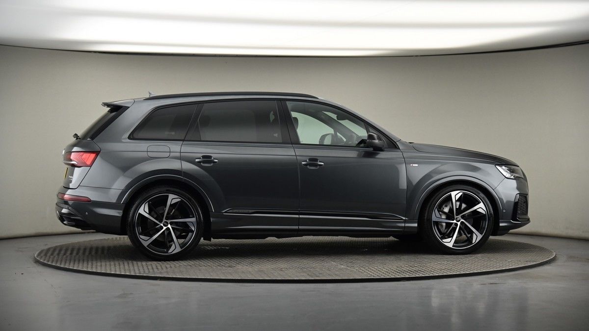 More views of Audi Q7