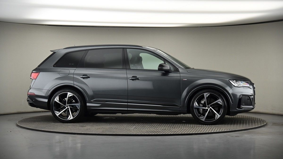 More views of Audi Q7
