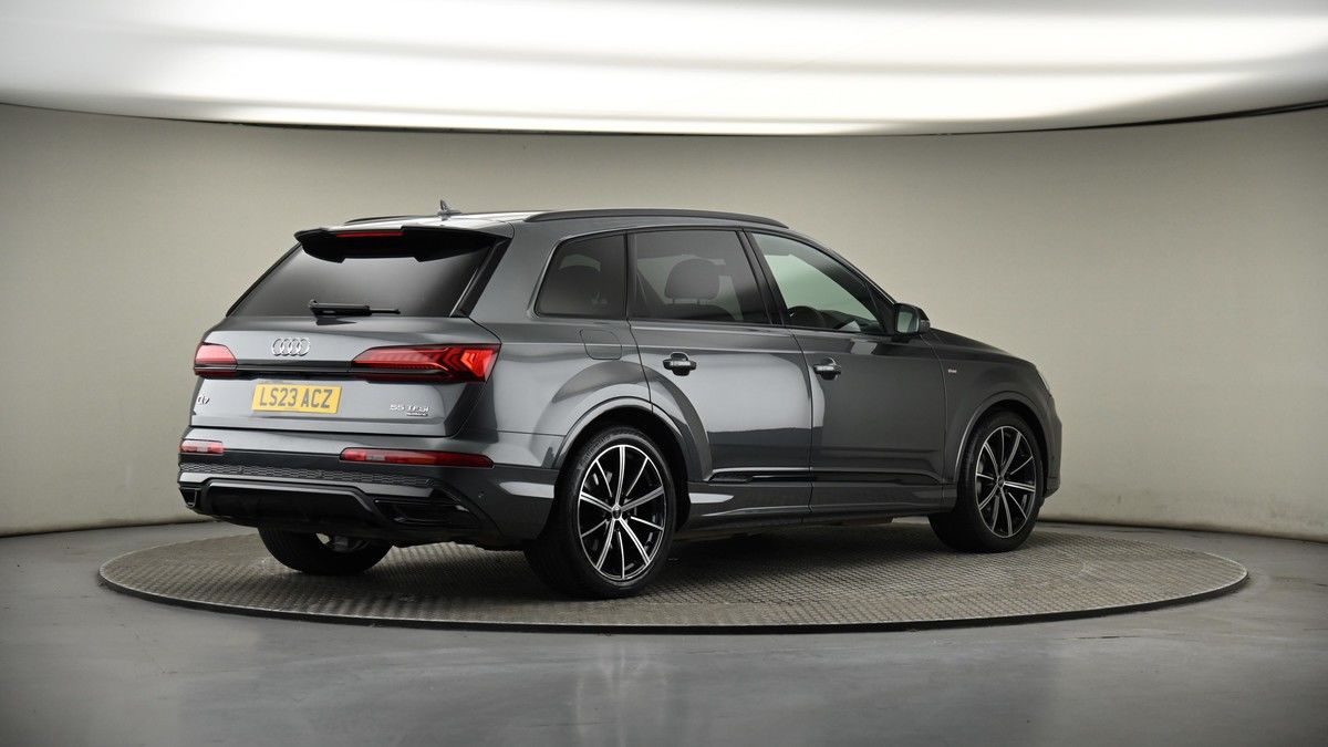 Audi Q7 Image 7