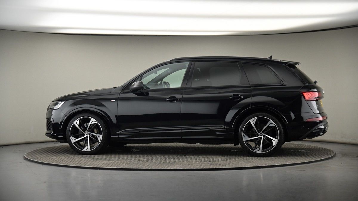More views of Audi Q7