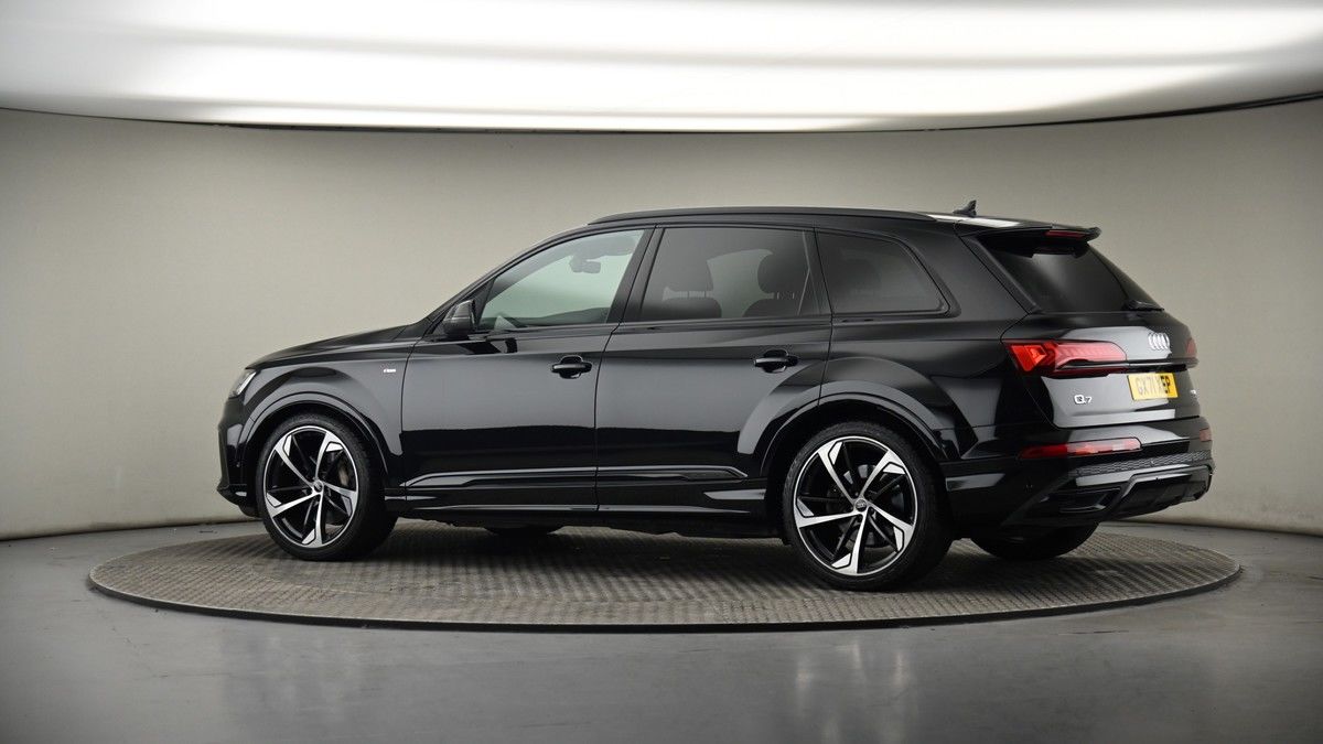More views of Audi Q7