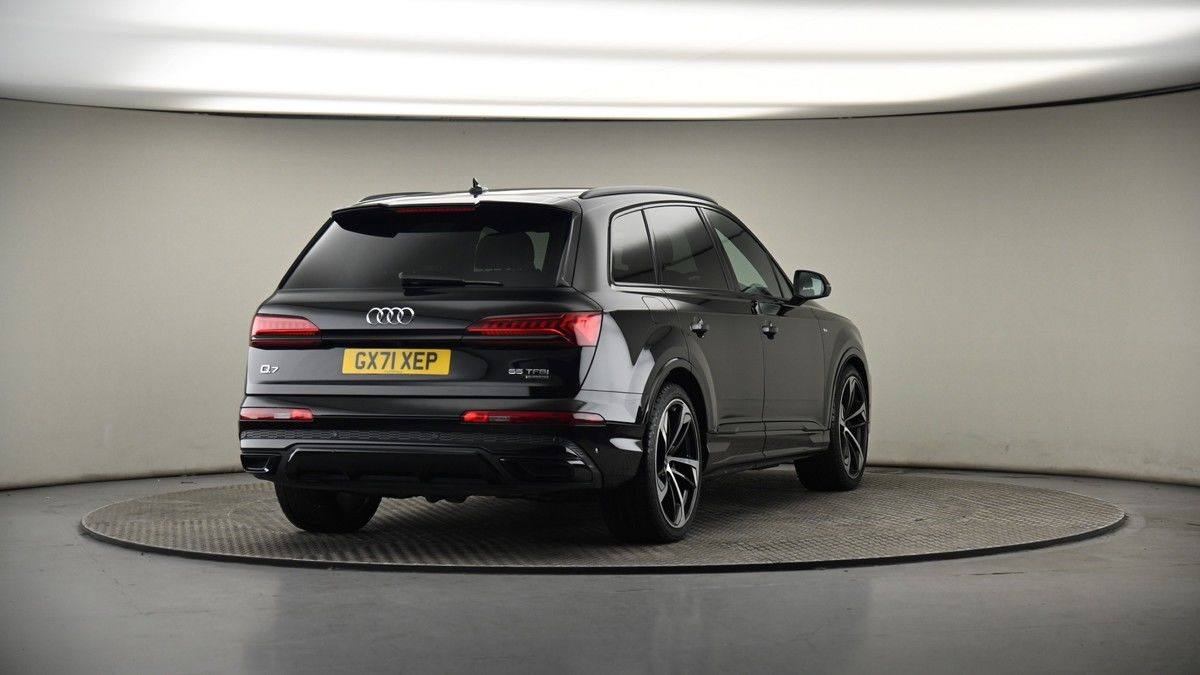 More views of Audi Q7
