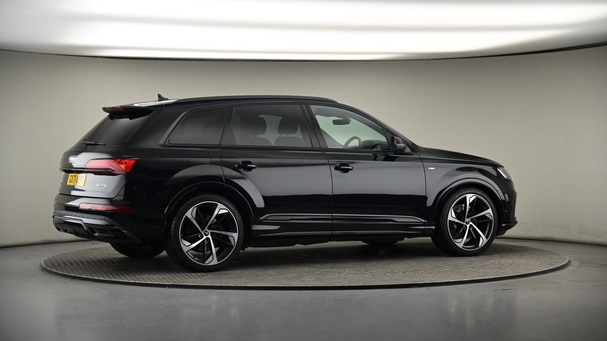 More views of Audi Q7