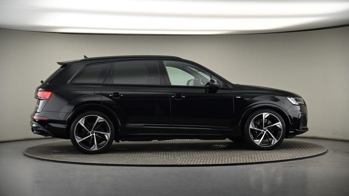 More views of Audi Q7