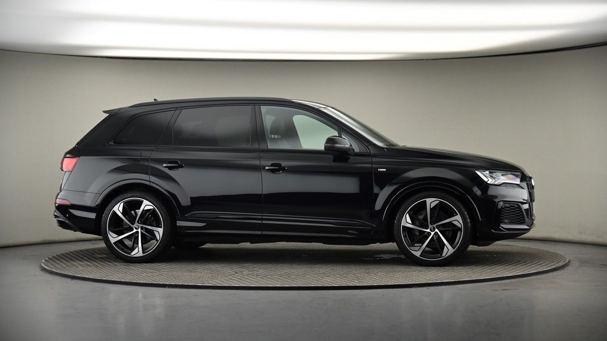 More views of Audi Q7