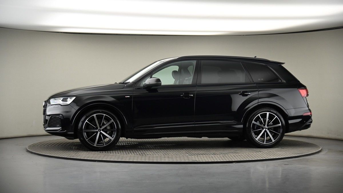 More views of Audi Q7