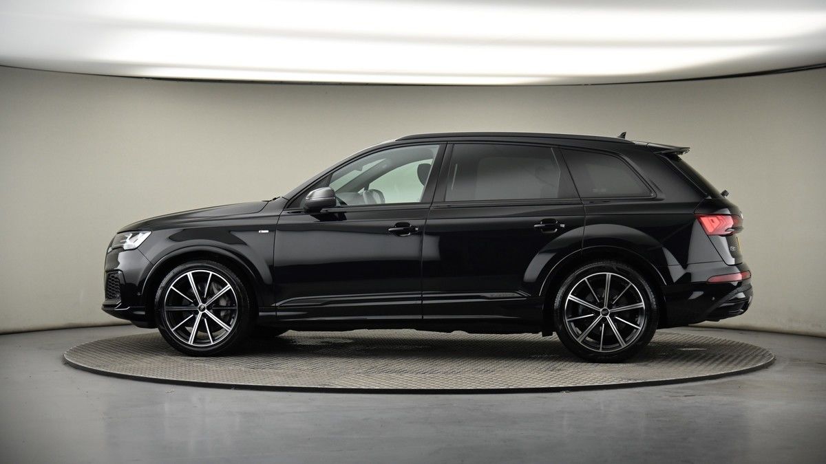 More views of Audi Q7