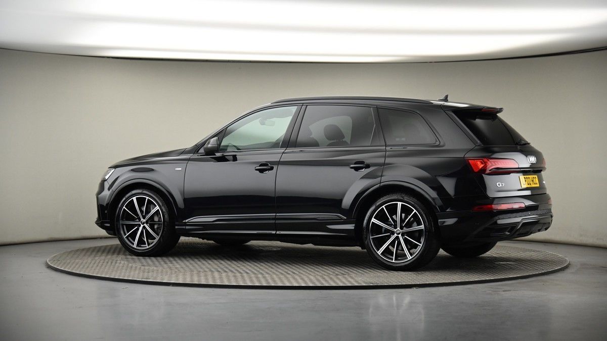 More views of Audi Q7