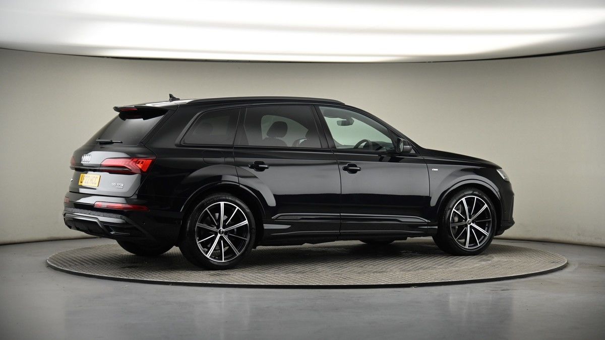 More views of Audi Q7
