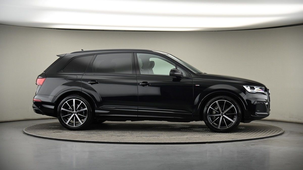More views of Audi Q7