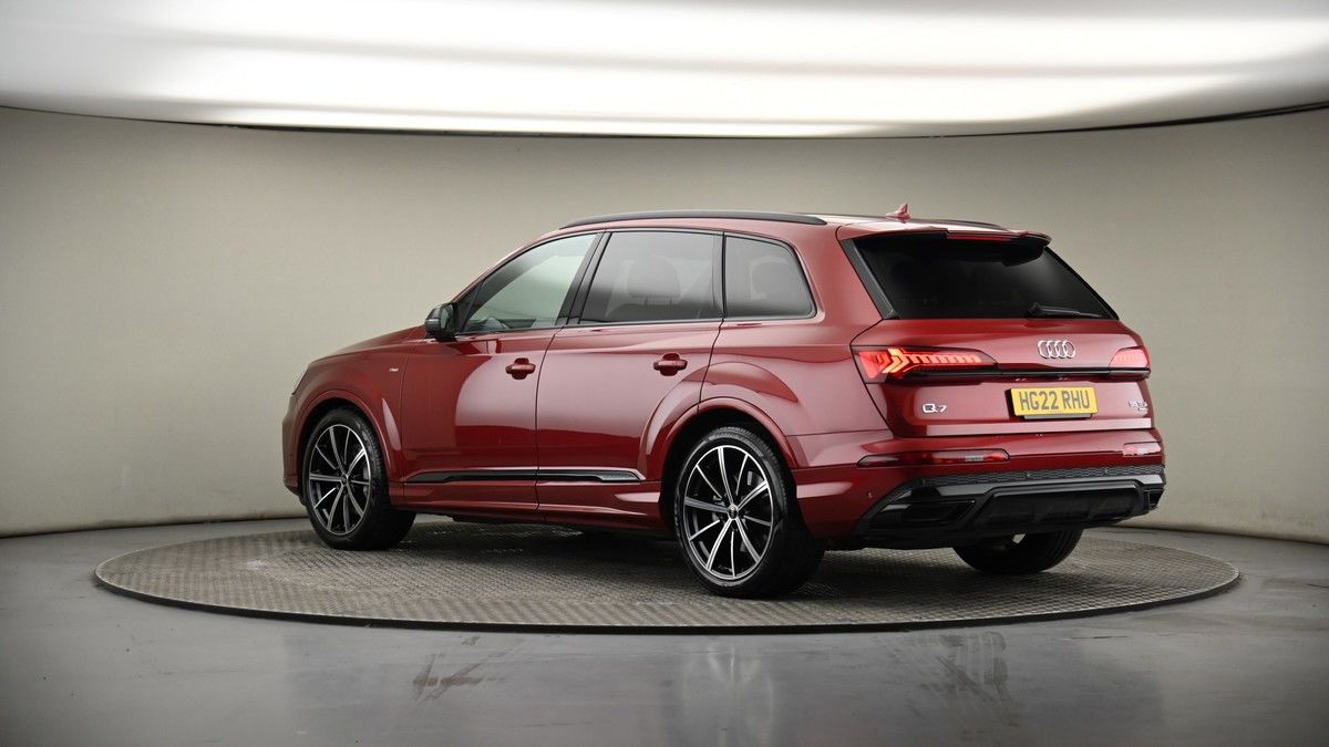More views of Audi Q7