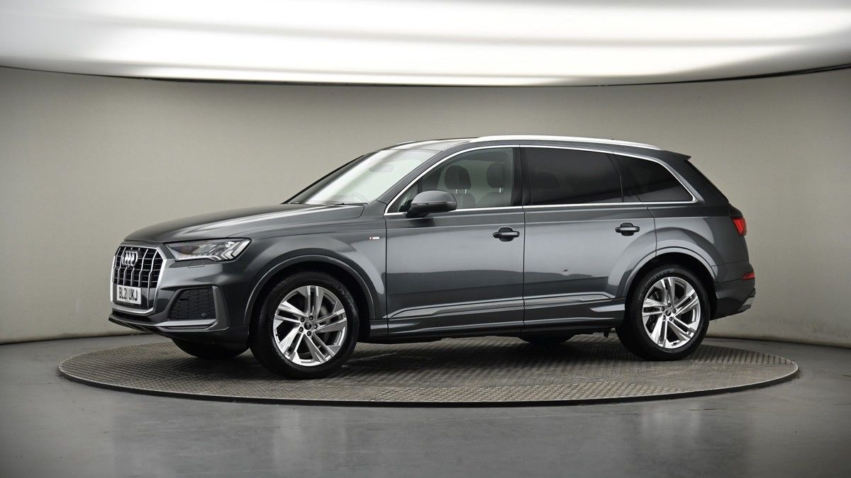 More views of Audi Q7