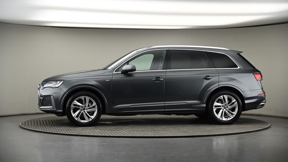 More views of Audi Q7
