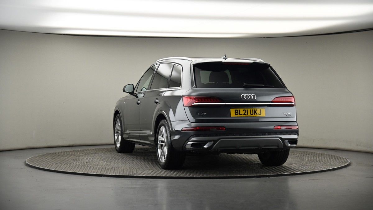 More views of Audi Q7