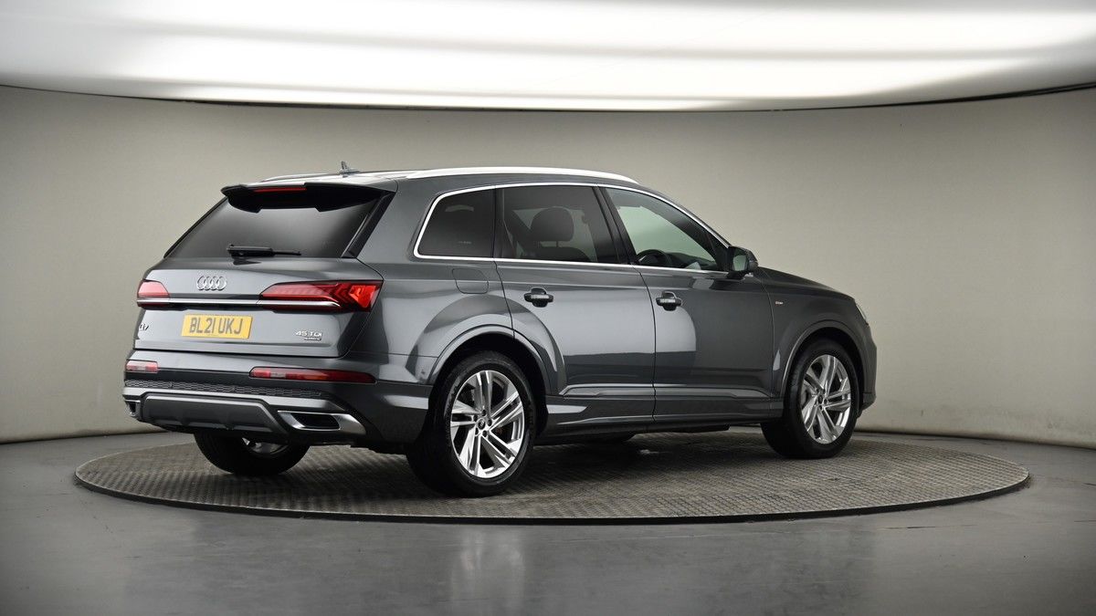 Audi Q7 Image 7