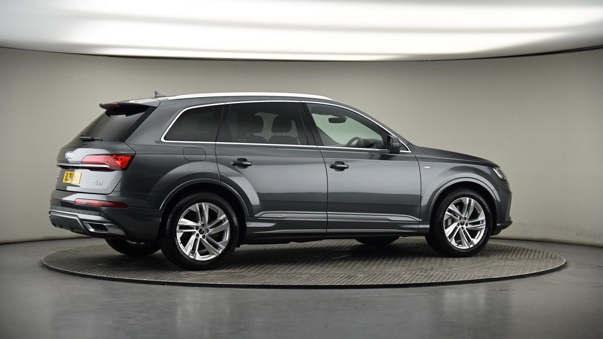 More views of Audi Q7