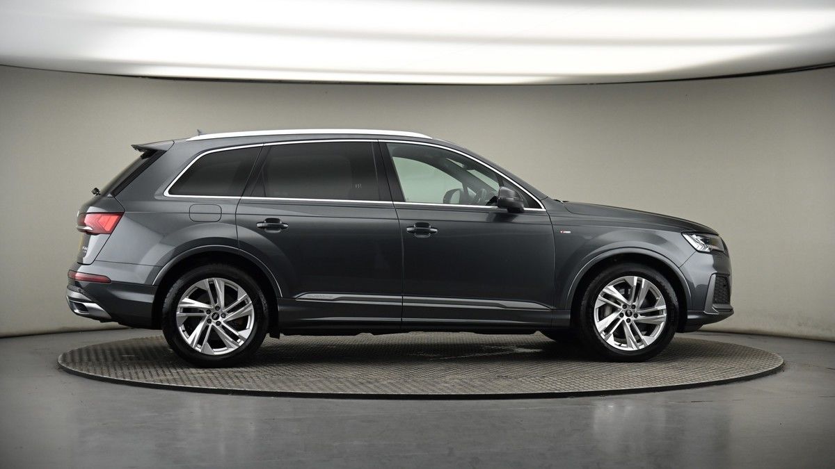 More views of Audi Q7