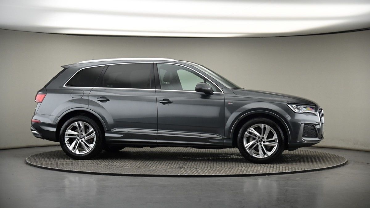 More views of Audi Q7