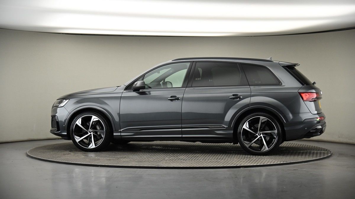 More views of Audi Q7