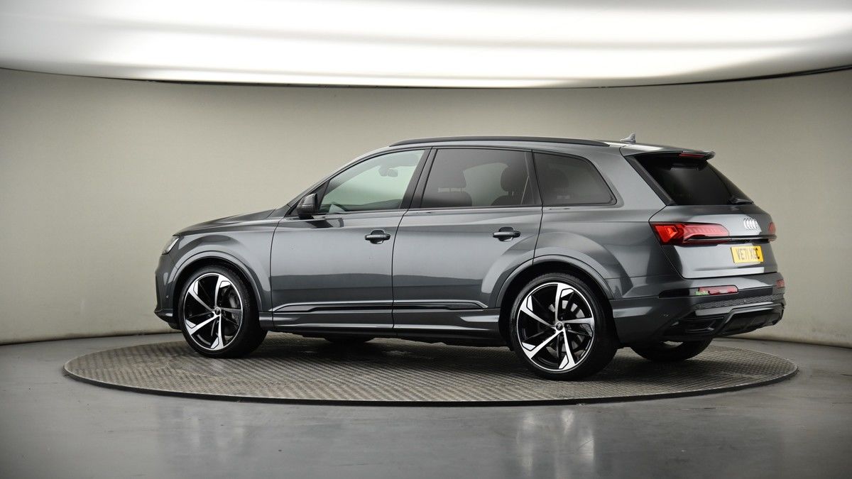 More views of Audi Q7