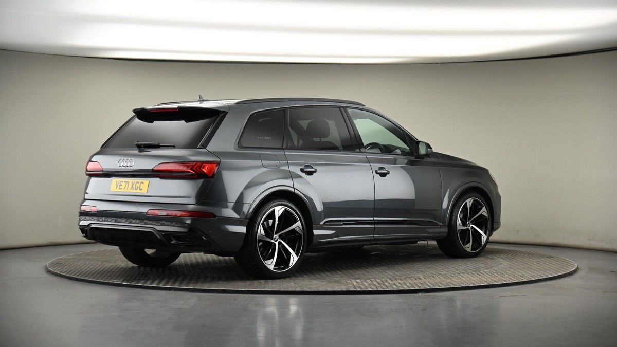 Audi Q7 Image 7