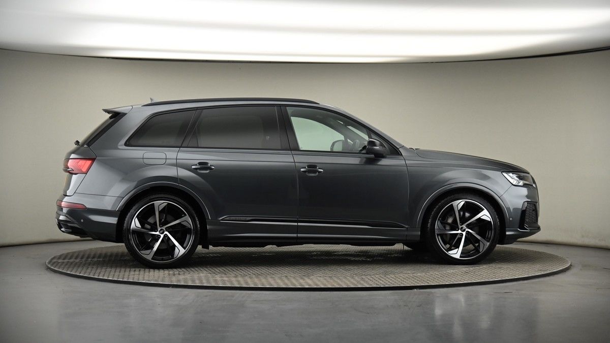 More views of Audi Q7
