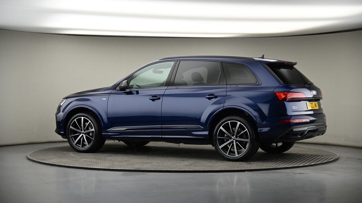 More views of Audi Q7